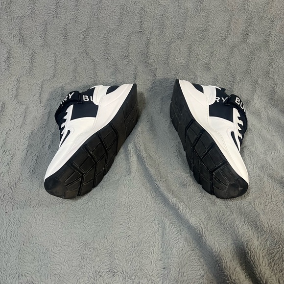 Burberry shoes new with box.Deal only in Vegas - Picture 5 of 5